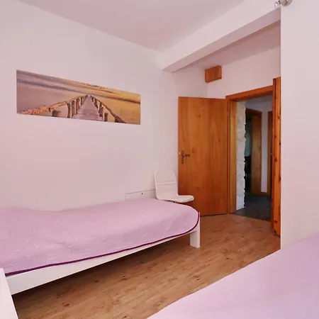 Fraj With Jacuzzi Apartment *