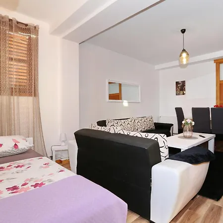 Fraj With Jacuzzi Apartment