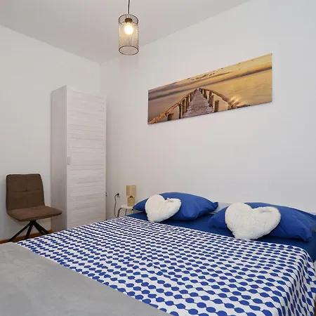 Apartment Fraj With Jacuzzi