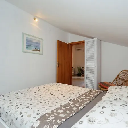 Fraj With Jacuzzi Apartament *