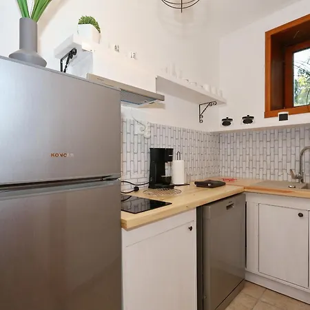 Apartment Fraj With Jacuzzi Zadar