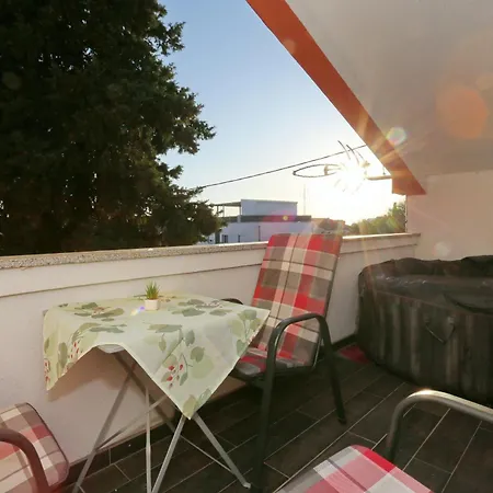 Apartment Fraj With Jacuzzi