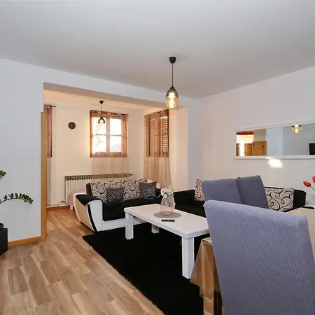 Fraj With Jacuzzi Apartment *