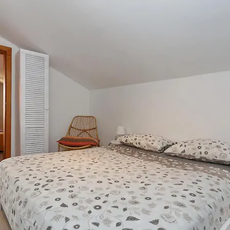 Fraj With Jacuzzi Apartment *