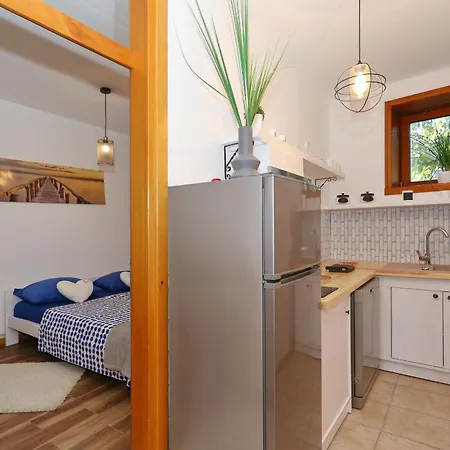 Fraj With Jacuzzi Apartament *