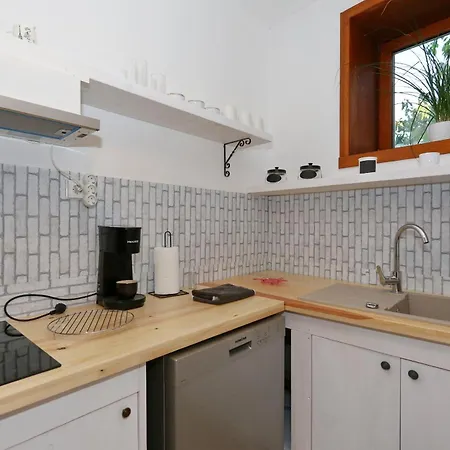 Fraj With Jacuzzi Apartment