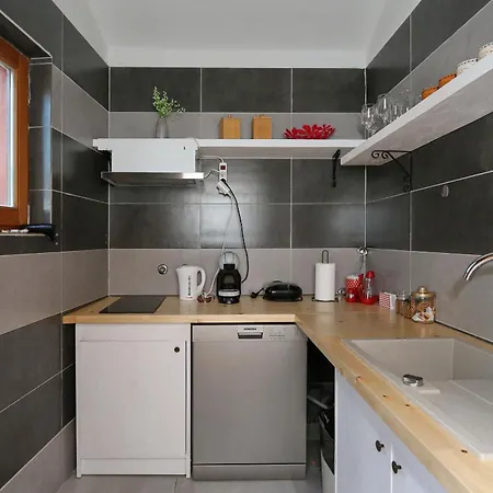 Apartment Fraj With Jacuzzi Zadar